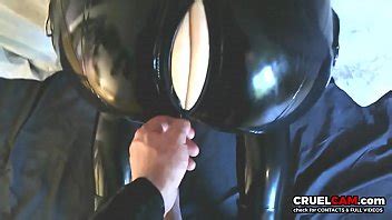 Esclavo de látex hacer mamada y follar duro CruelCam XVIDEOS