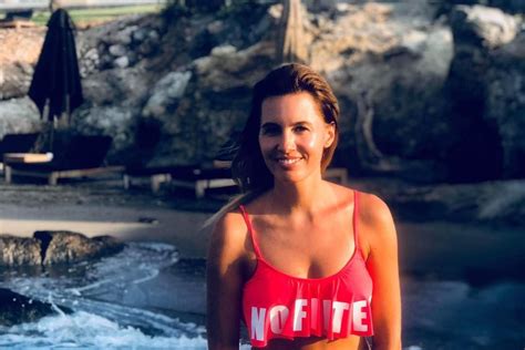 Agnieszka Hyży pozuje w czerwonym bikini WP Gwiazdy