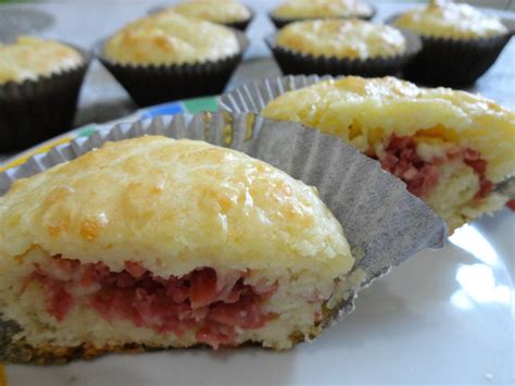 Receita de Cupcake Salgado de Calabresa e Parmesão Uma ideia nova e