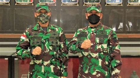 Foto 2 Jenderal Kopassus Bertemu Di Papua Ada Apa