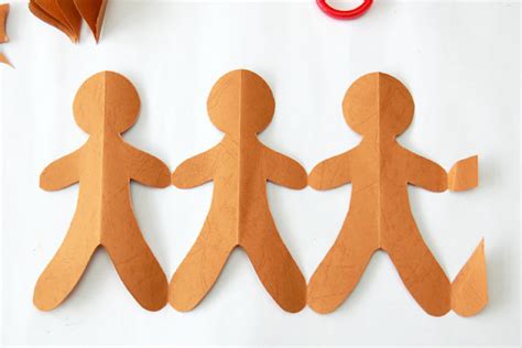 Paper Gingerbread Man Chain | Kids' Crafts | Fun Craft Ideas ...