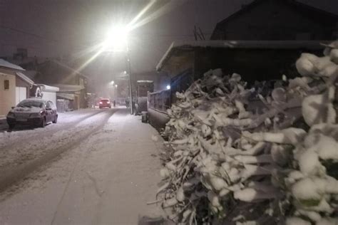 Sneg Veje U Srbiji Saobra Aj Blokiran U Mnogim Mestima