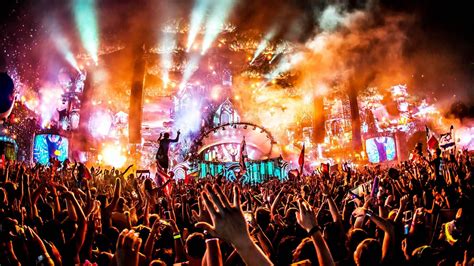 Download Tomorrowland World's Best Music Festival Wallpaper ...