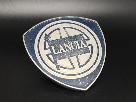 LANCIA 60MM LOGO SIGLA EMBLEMA FREGIO STEMMA SCRITTA TARGHETTA BADGE