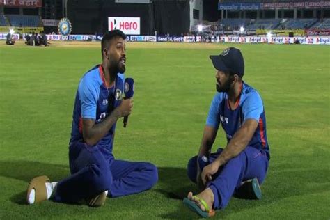 Hardik Pandya Dinesh Karthik Interview Each Other After Match Winning