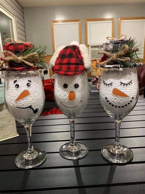 Pin by Danielle Lavoie on Noël Wine glass christmas crafts Christmas