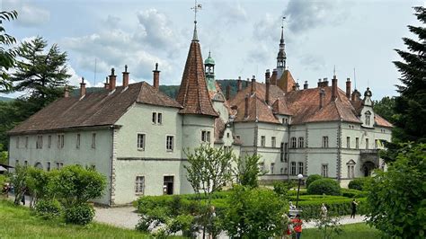Замок австрійського графа Шенборна, якому вже кілька століть, дивимось ...