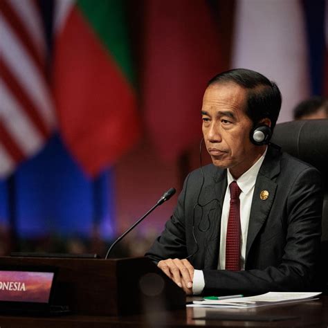 Indonesia's President Calls for World to End Global 'Dichotomy'