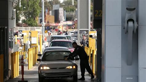 Extienden el cierre parcial de la frontera con México Fotos