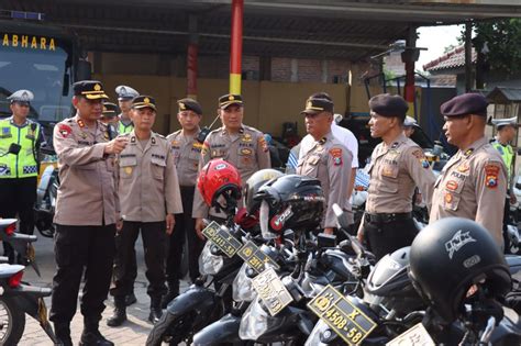 Cek Ranmor Dinas Kapolres Bojonegoro Ingatkan Personel Rawat Kendaraan