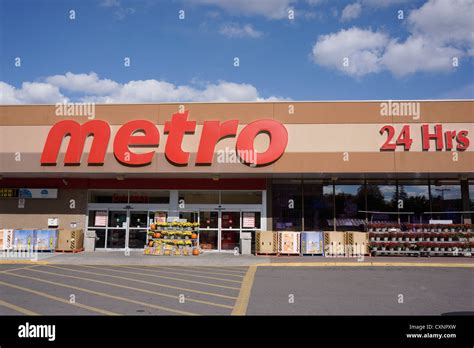 Metro Supermarket, grocery store Stock Photo - Alamy