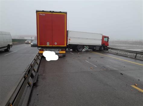 Wypadek Trzech Tir W Na Autostradzie A Nowiny