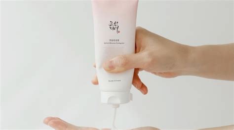 Rekomendasi Peeling Gel Angkat Sel Kulit Mati Wajah Cerah Dan Halus