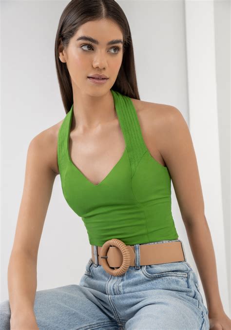 Blusa Cropped em Viscose Frente Única Lez a Lez