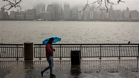 Noreaster Pounds New York With Heavy Rain The New York Times