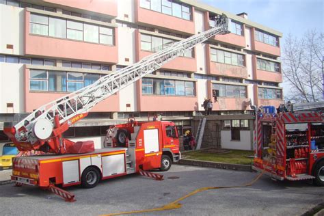 Decorreu Esta Manh Um Simulacro De Inc Ndio Na Escola Secund Ria Da S