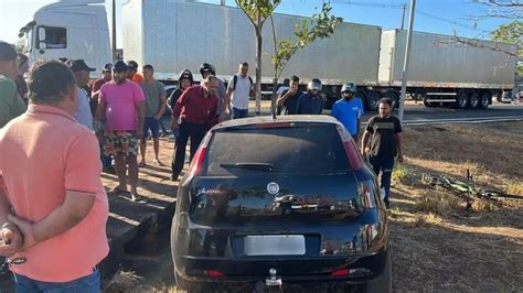 Homem Morto Dentro De Carro Em Gurupi Regi O Sul Do Estado