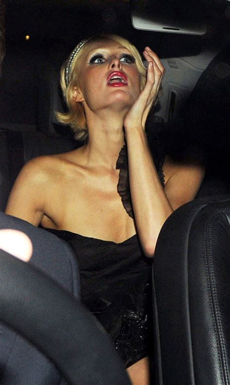 Paris Hilton Showing Her Nice Pussy And Small Tits And Posing Very Sexy Porn Pictures XXX