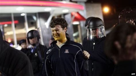 Ferguson Weekend Protests Police Arrest 17 Bbc News