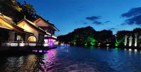 Guilin: Four Lakes Night Cruise with Round-trip Transfer | GetYourGuide