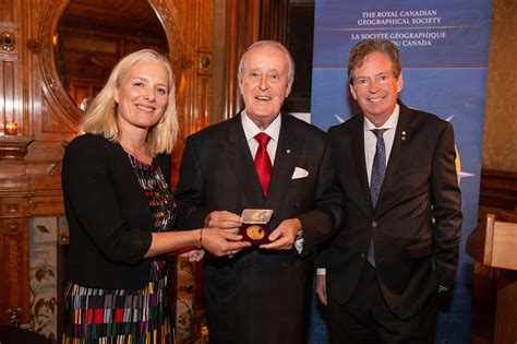 Rcgs Presents Former Prime Minister Brian Mulroney With Its Gold Medal