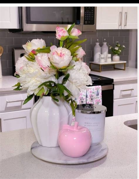 Glam Living Room Decor Pink Home Decor Pretty Decor Vase Table