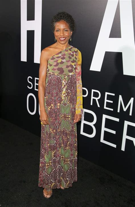 Lisa Gay Hamilton Feet