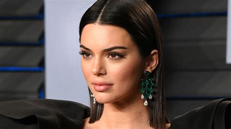 How Kendall Jenner’s Dermatologist Treats Her Acne | StyleCaster