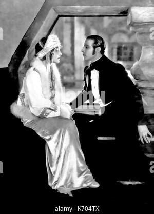 VILMA BANKY Y RUDOLPH VALENTINO EN EL HIJO DEL El Director DE SHEIK