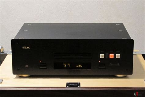 Teac Vrds 7 Cd Player Good Photo 4437085 Us Audio Mart