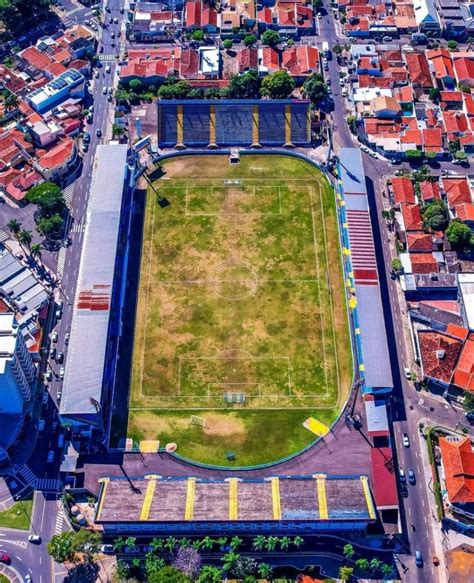 Foto mostra péssimo estado de gramado no Abreuzão reforma pode custar