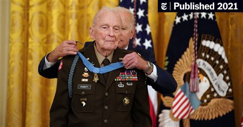 Biden Gives Medal Of Honor To Col Ralph Puckett The New York Times