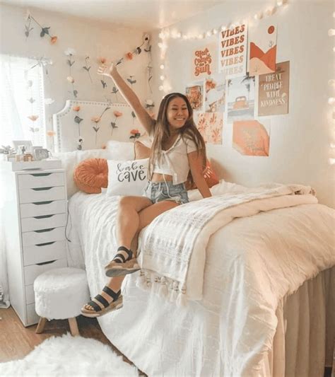 15 Easy Ways To Make Your Dorm Room Cozy