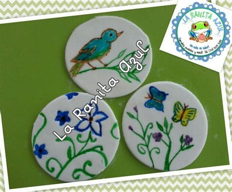 Hand painted fondant cupcake toppers Uñas azules Azul pastel Pasteles