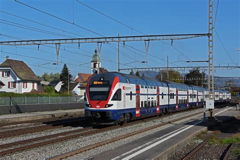 Rabe Kiss Durchf Hrt Am Den Bahnhof Rupperswil