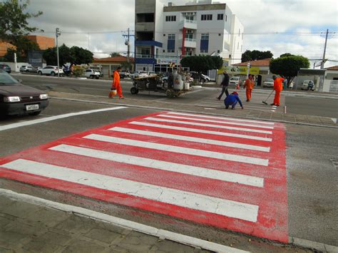 Sinalização Vertical E Pintura De Faixas Garantem A Segurança De