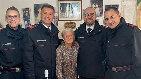 La Zia Rosina Di Favignana Compie 101 Anni E Festeggia Con I