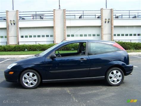 Twilight Blue Metallic 2002 Ford Focus ZX3 Coupe Exterior Photo