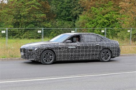 Electric Bmw 7 Series Spied Road Testing 2023 Bmw I7 Looks Massive