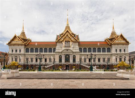 Bangkok Thailand- kings palace Stock Photo - Alamy