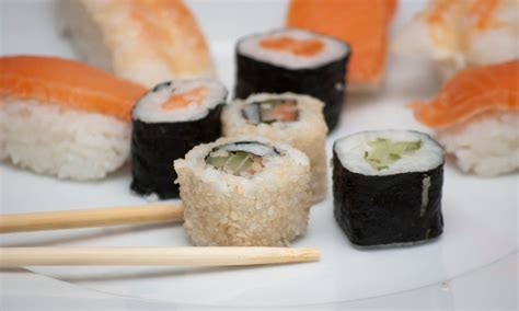 What Is A Spider Roll Exploring The Delight Of Spider Rolls Sanraku