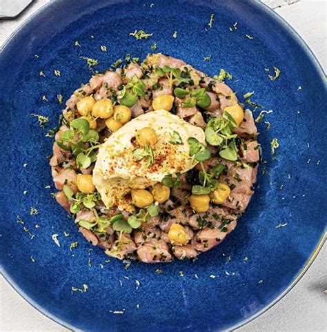 Tartare De Veau Et Houmous L Ger