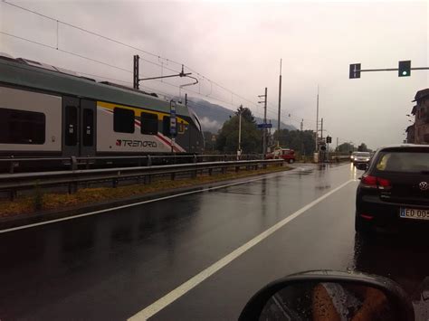 Le Sbarre Non Si Abbassano Il Treno Si Ferma