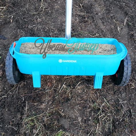 Механическая сеялка для газона Gardena