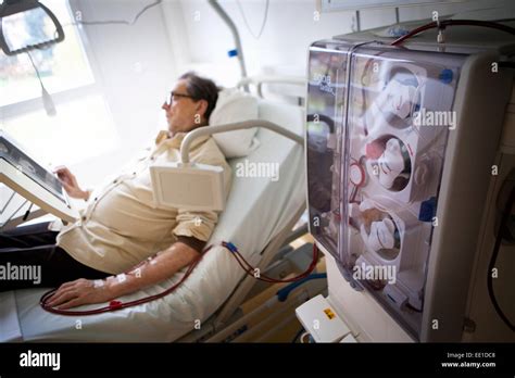 Extracorporeal Dialysis Hi Res Stock Photography And Images Alamy