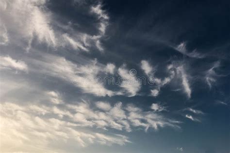 Nuvens Dram Ticas E Temporal Do C U Foto De Stock Imagem De Nave