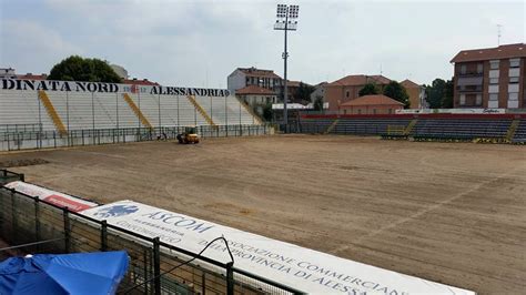 Luglio Lavori Di Rifacimento Del Manto Erboso Allo Stadio