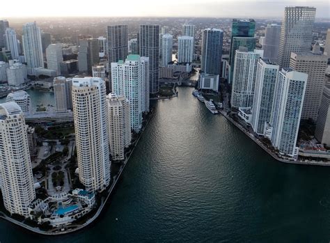 local time at miami 4