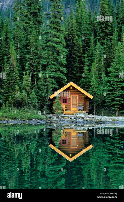 Yoho National Park Cabin Log Cabin Hi Res Stock Photography And Images