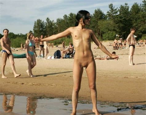 Sex Gallery Private Pics One Day Naked On The Beach